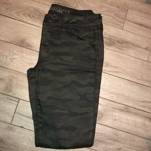 Camo American Eagle Size 6 ‘Jegging stretch’